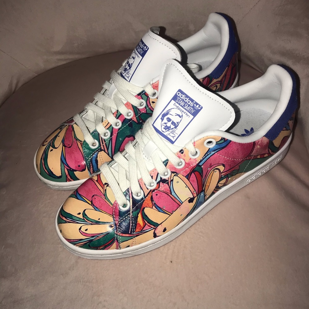 Worn once for photoshoot !